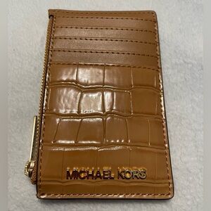 New Michael Kors Croc-Embossed Style  Top Zip Medium Card Holder Color Deer